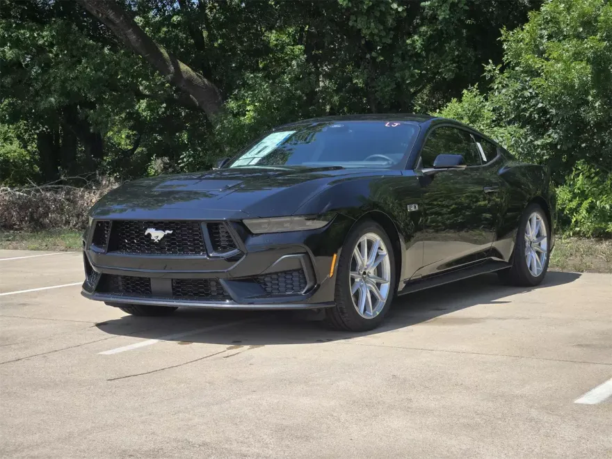 2025 Ford Mustang GT Premium photo 1