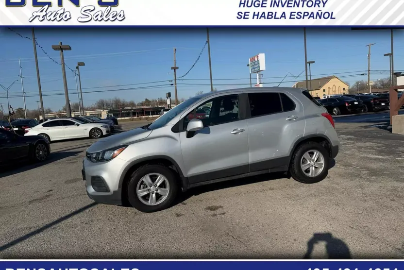 2020 Chevrolet Trax LS photo 1
