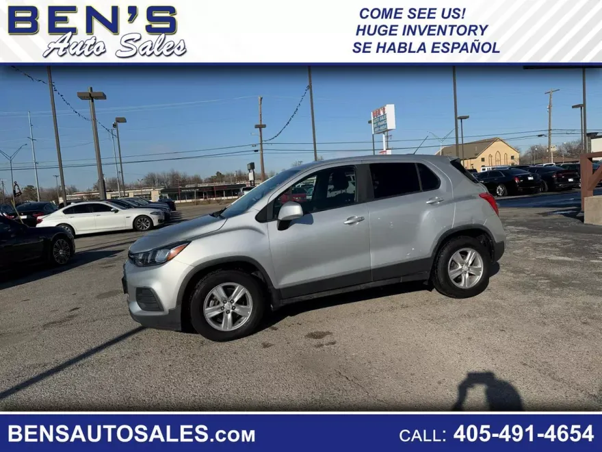 2020 Chevrolet Trax LS photo 1