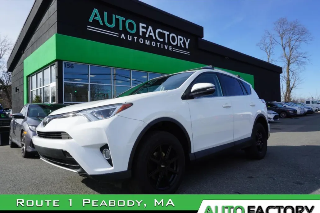 2018 Toyota RAV4 XLE photo 1