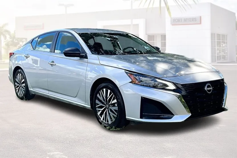 2024 Nissan Altima 2.5 SV photo 1