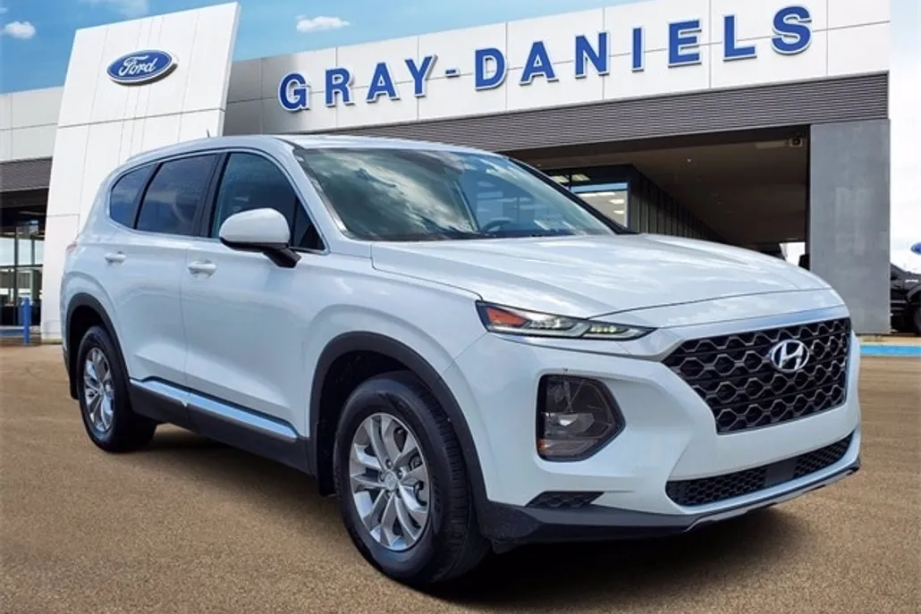 2020 Hyundai Santa Fe SE photo 1