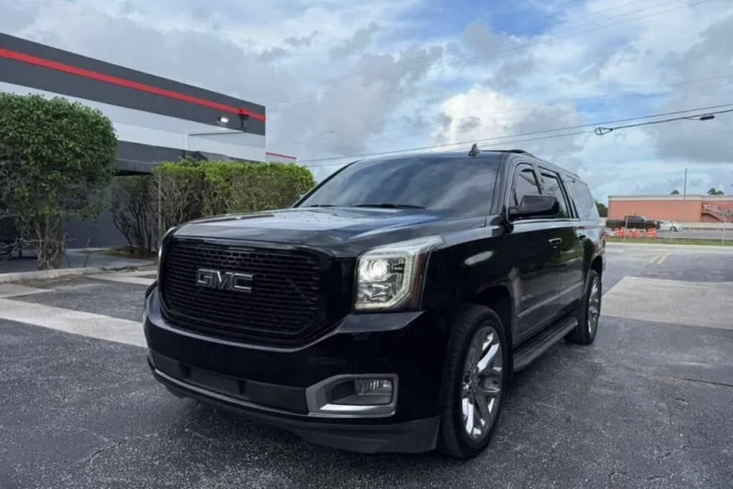 2016 Gmc Yukon XL Denali photo 1