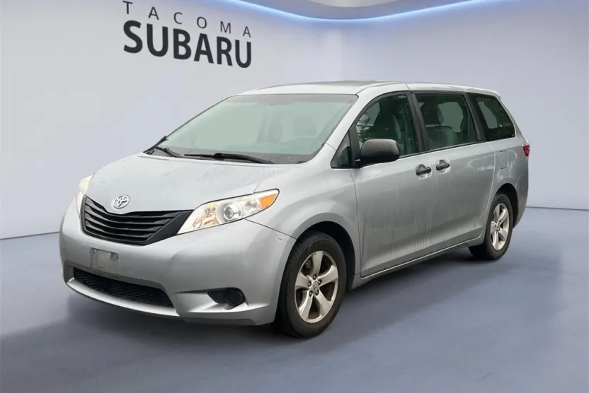 2017 Toyota Sienna L photo 1