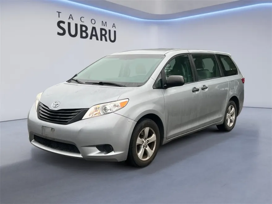 2017 Toyota Sienna L photo 1