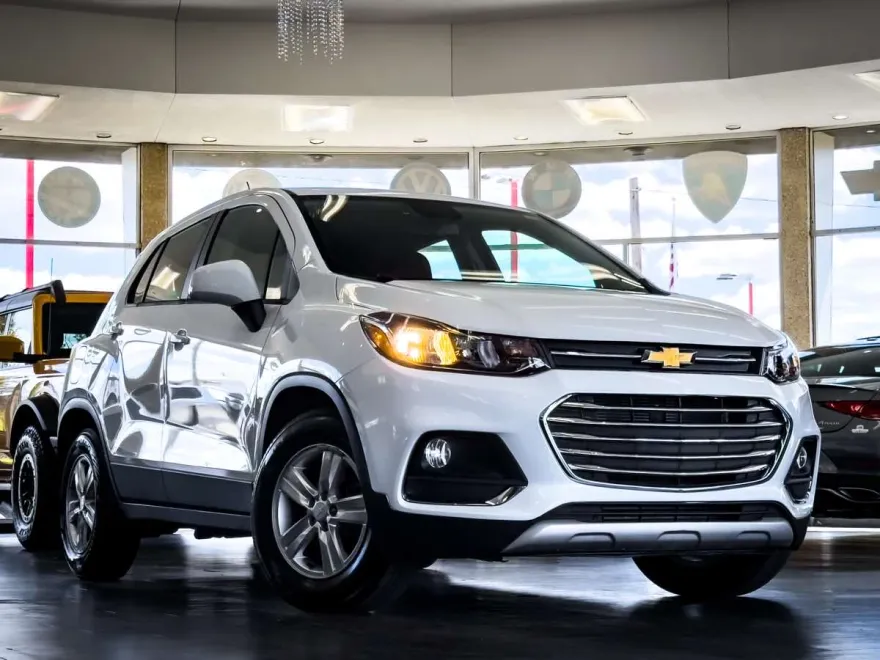 2020 Chevrolet Trax LS photo 1