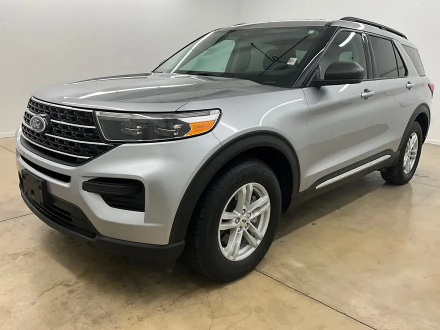 2021 Ford Explorer XLT photo 1