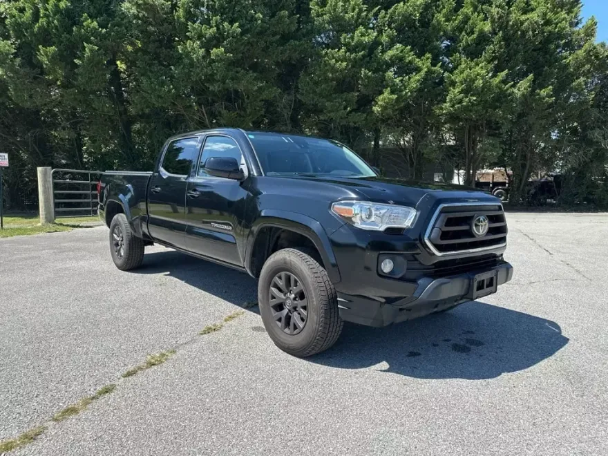 2020 Toyota Tacoma SR5 photo 1
