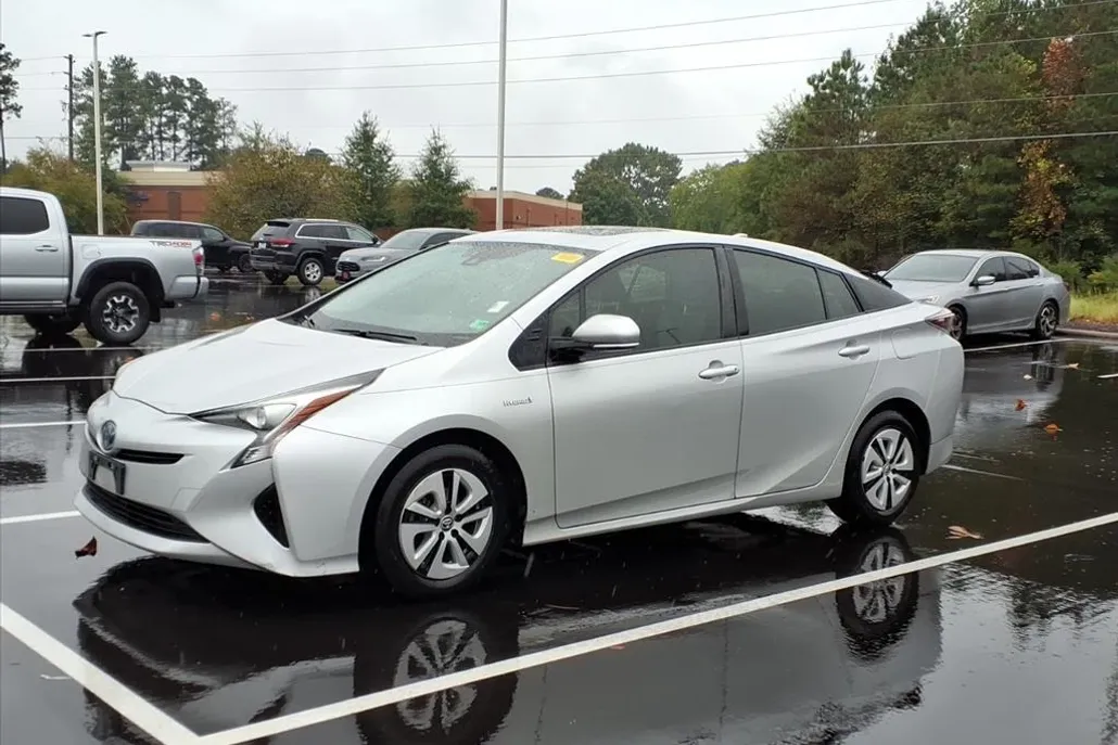 2016 Toyota Prius Two Eco Three Four Touring photo 1
