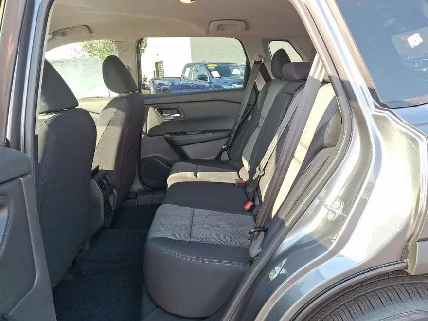 2026 Nissan Rogue SV photo 1