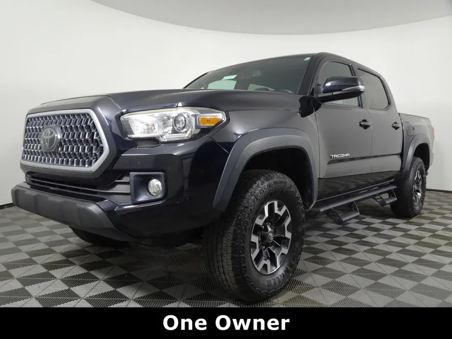 2018 Toyota Tacoma TRD Double Cab V6 4x4 photo 1