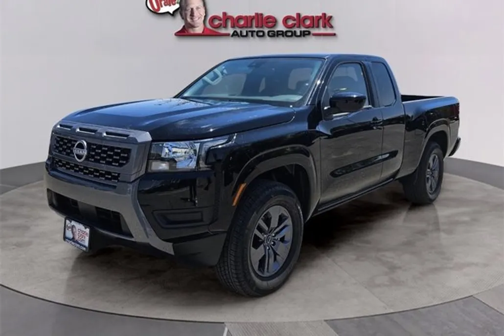 2025 Nissan Frontier SV photo 1