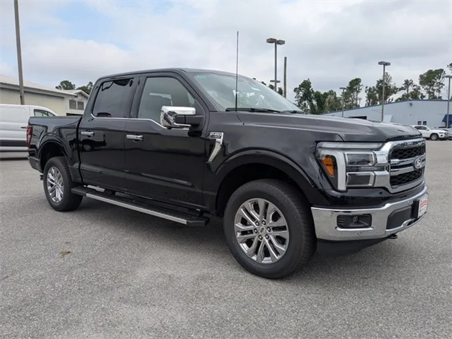 2025 Ford F-150 Lariat photo 1