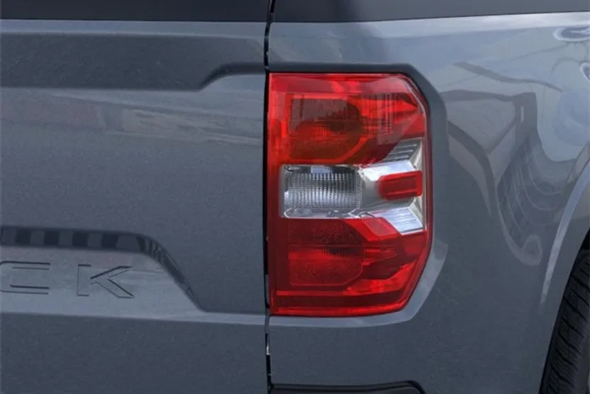 2025 Ford Maverick XLT photo 1