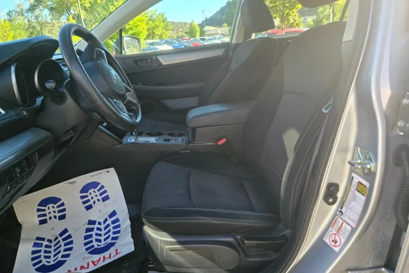 2017 Subaru Outback 2.5i photo 1