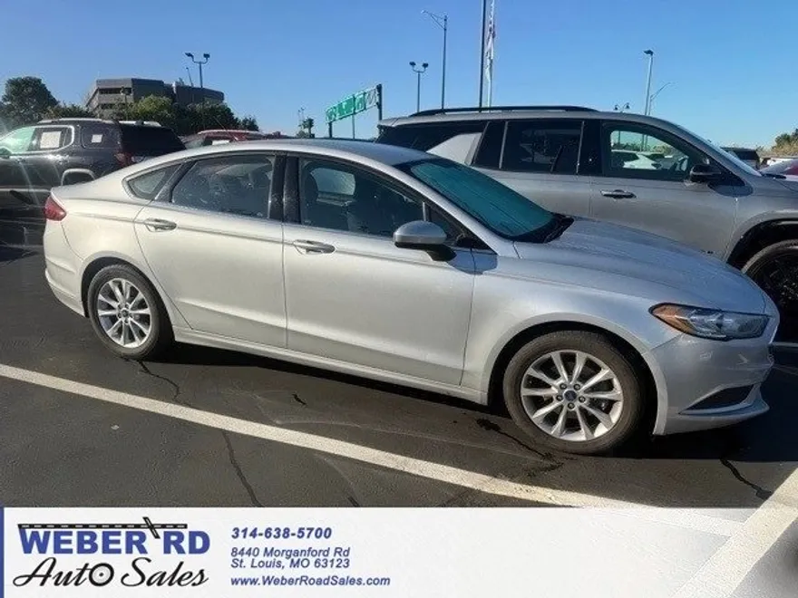 2017 Ford Fusion SE photo 1