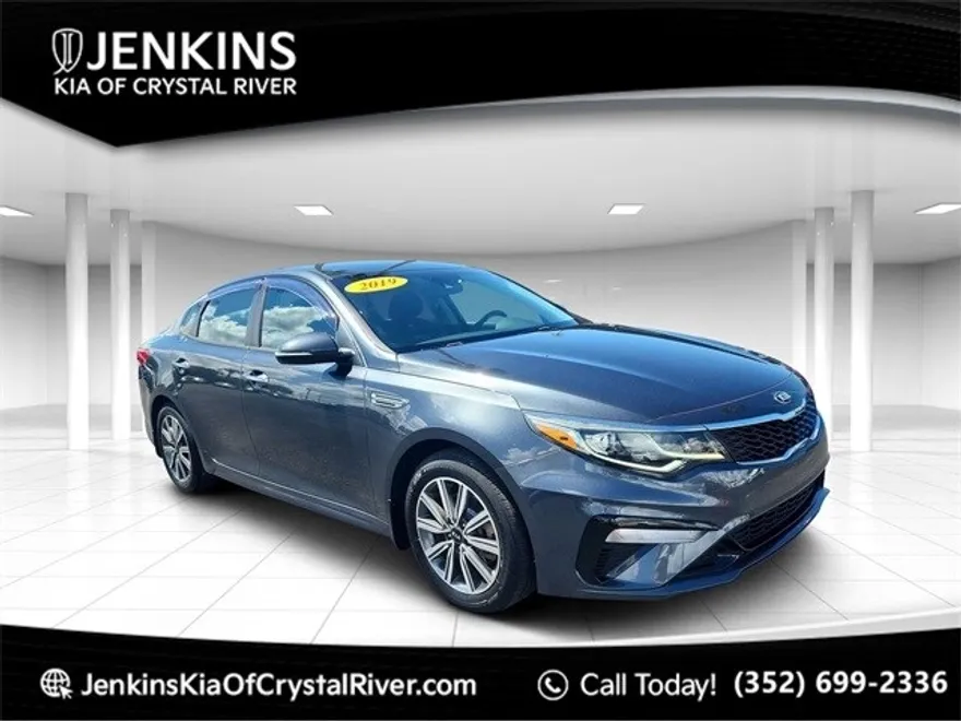 2019 Kia Optima LX photo 1