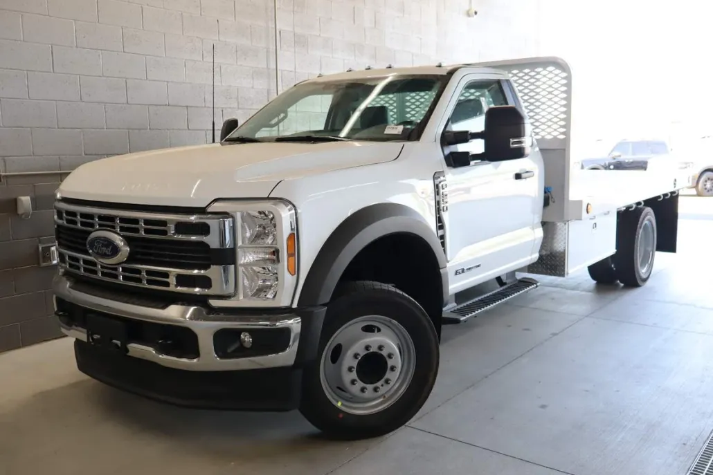 2025 Ford F-550 photo 1