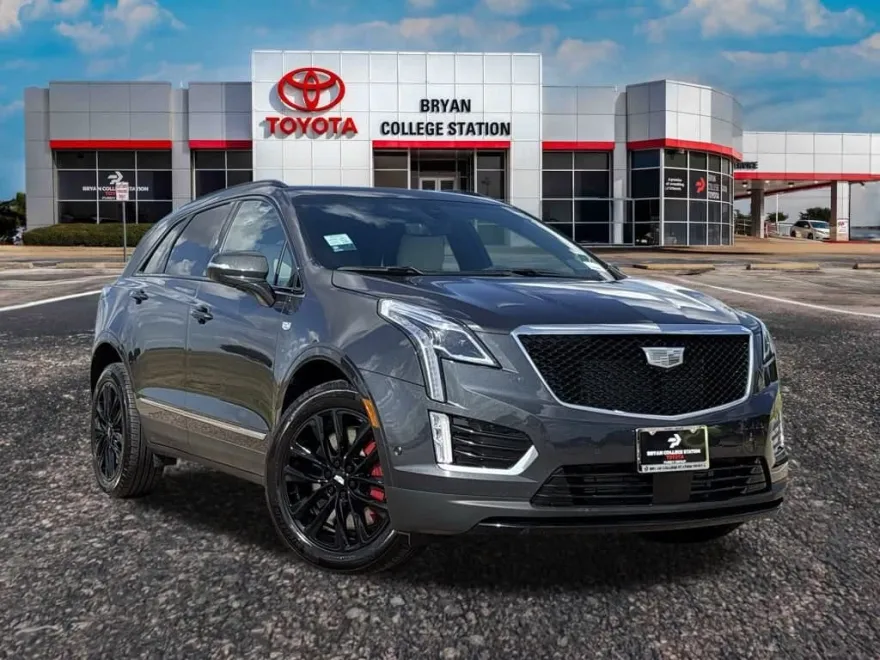 2022 Cadillac XT5 Sport photo 1