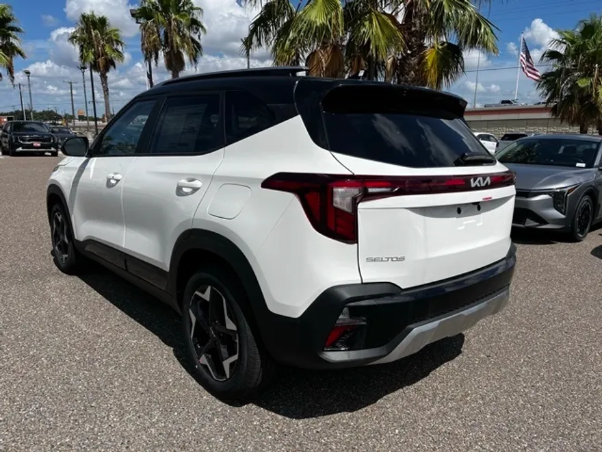 2025 Kia Seltos S photo 1