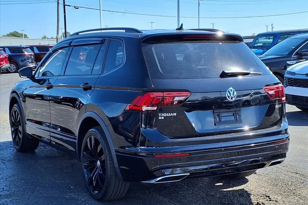 2021 Volkswagen Tiguan SE R-Line Black photo 1