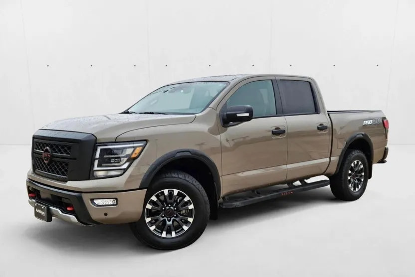 2024 Nissan Titan PRO-4X photo 1