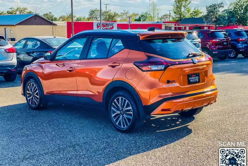 2023 Nissan Kicks SV photo 1