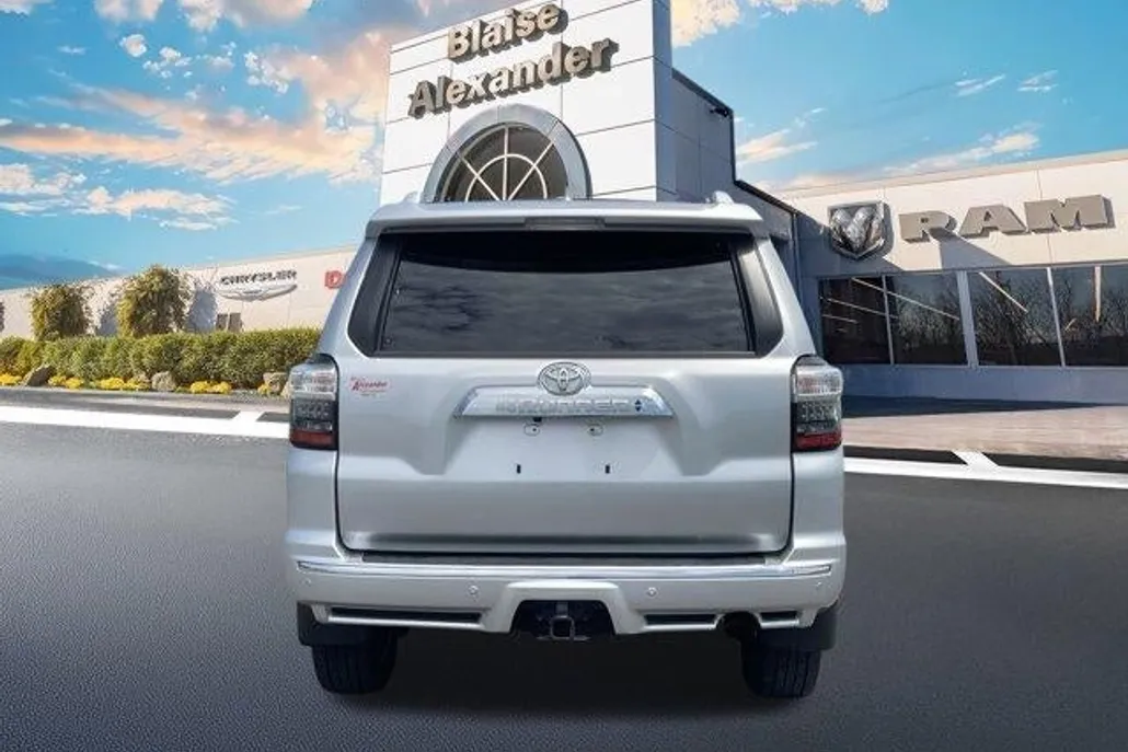 2022 Toyota 4Runner Limited 4WD photo 1