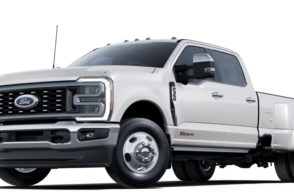 2025 Ford F-350 Lariat photo 1