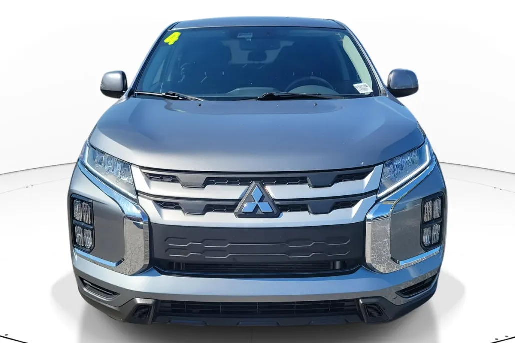 2024 Mitsubishi Outlander Sport SE photo 1
