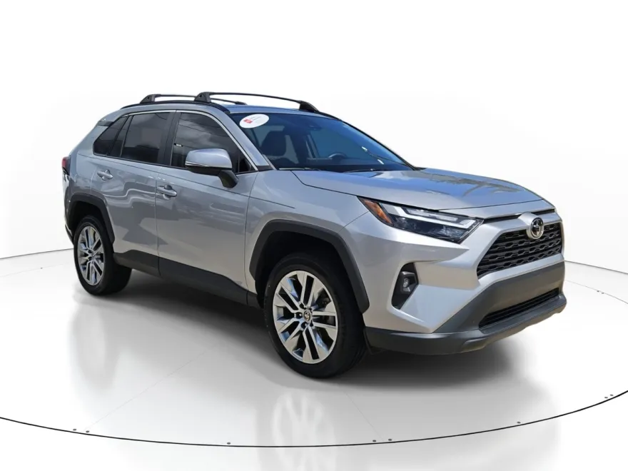 2022 Toyota RAV4 XLE Premium photo 1