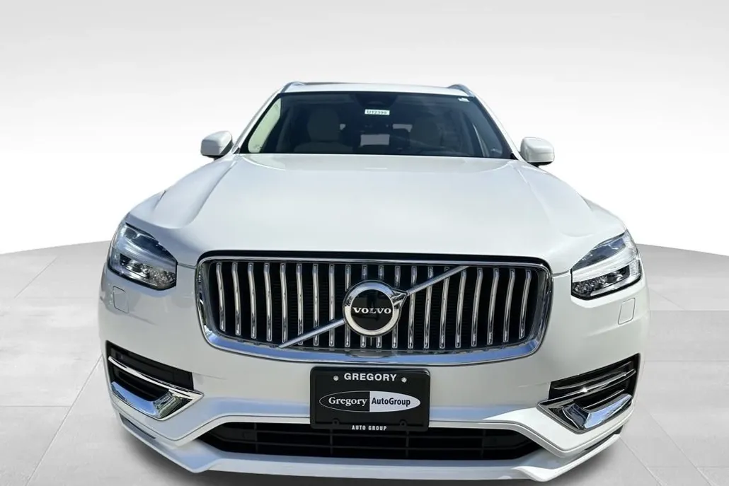 2024 Volvo XC90 B5 Core photo 1
