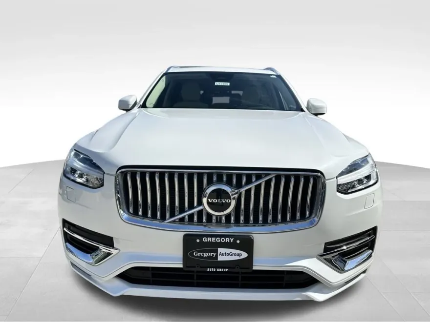 2024 Volvo XC90 B5 Core photo 1