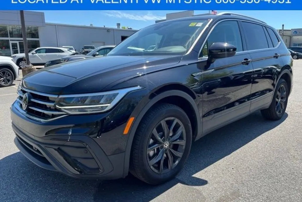 2024 Volkswagen Tiguan SE Wolfsburg Edition photo 1