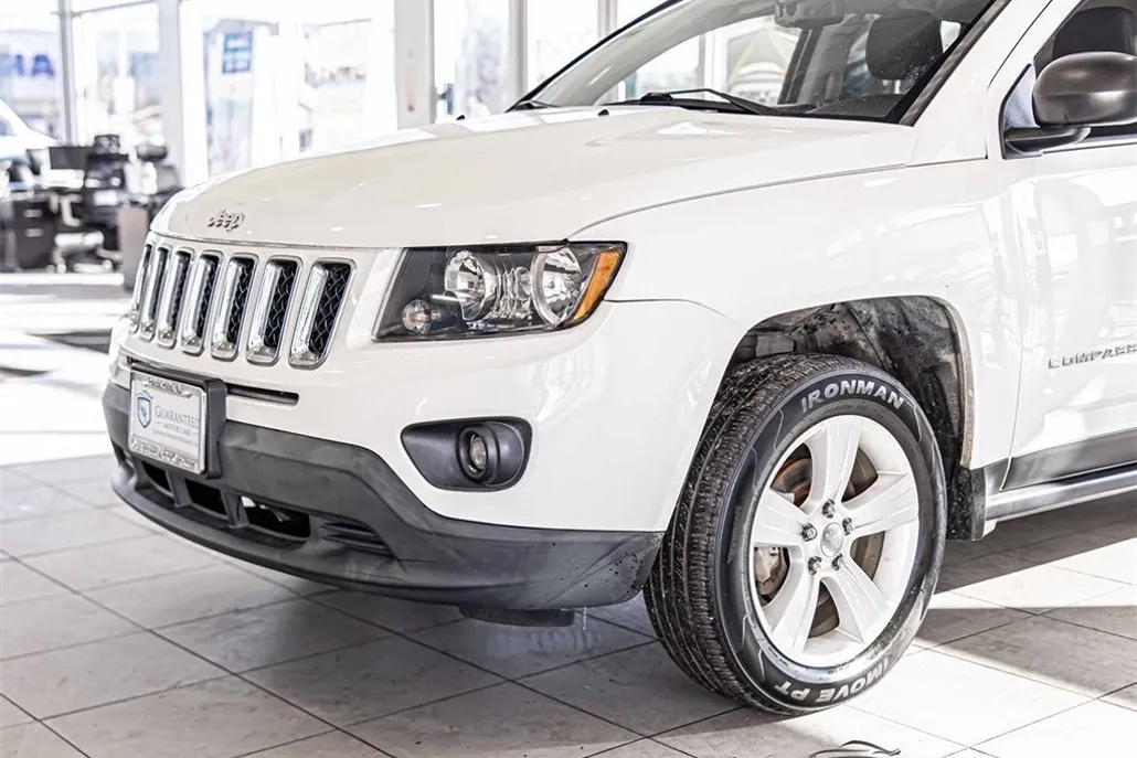 2017 Jeep Compass Sport photo 1