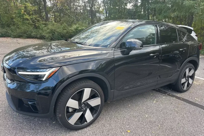 2023 Volvo C40 Recharge Ultimate photo 1