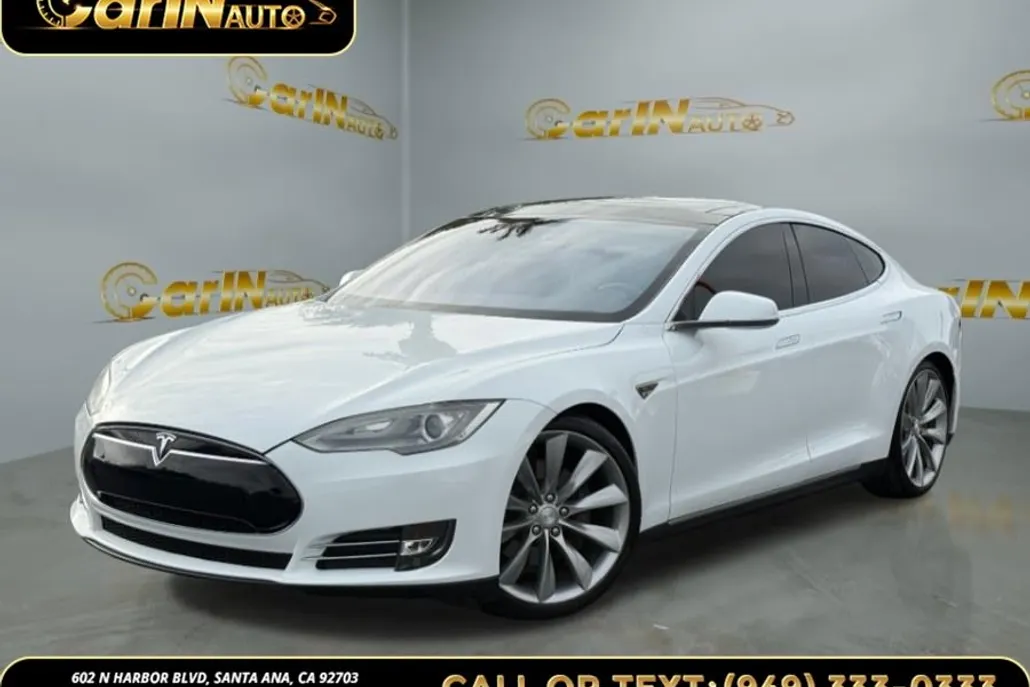2013 Tesla Model S Performance photo 1