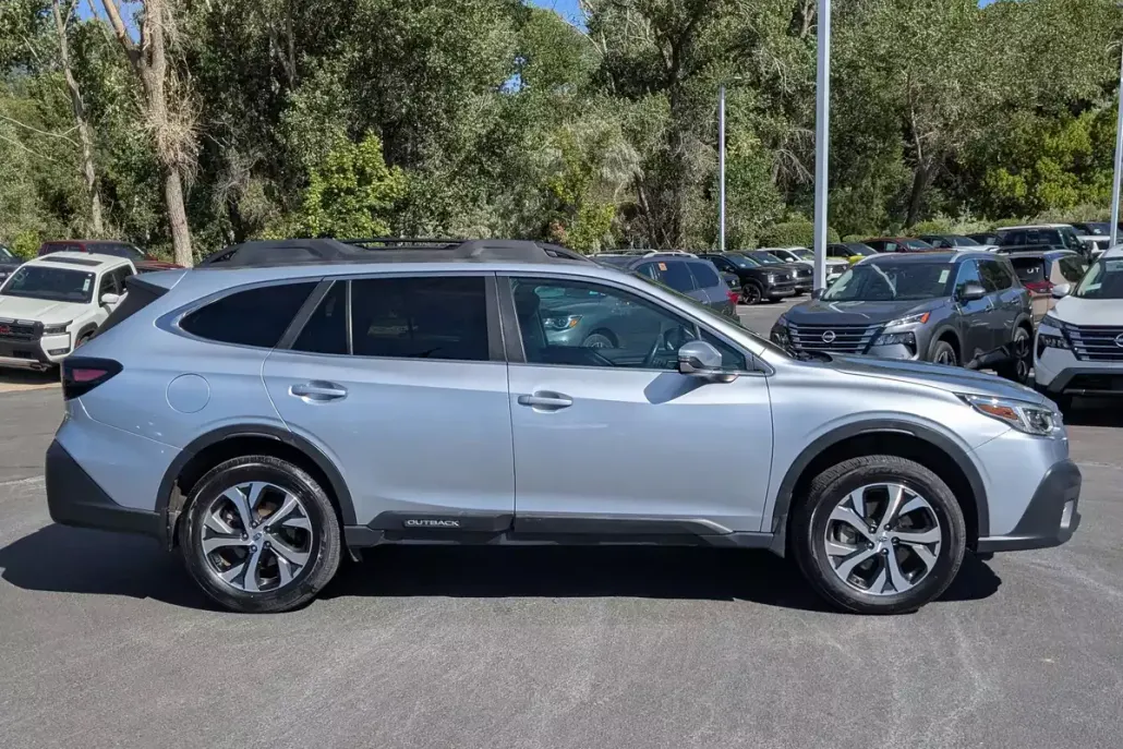2021 Subaru Outback Limited photo 1