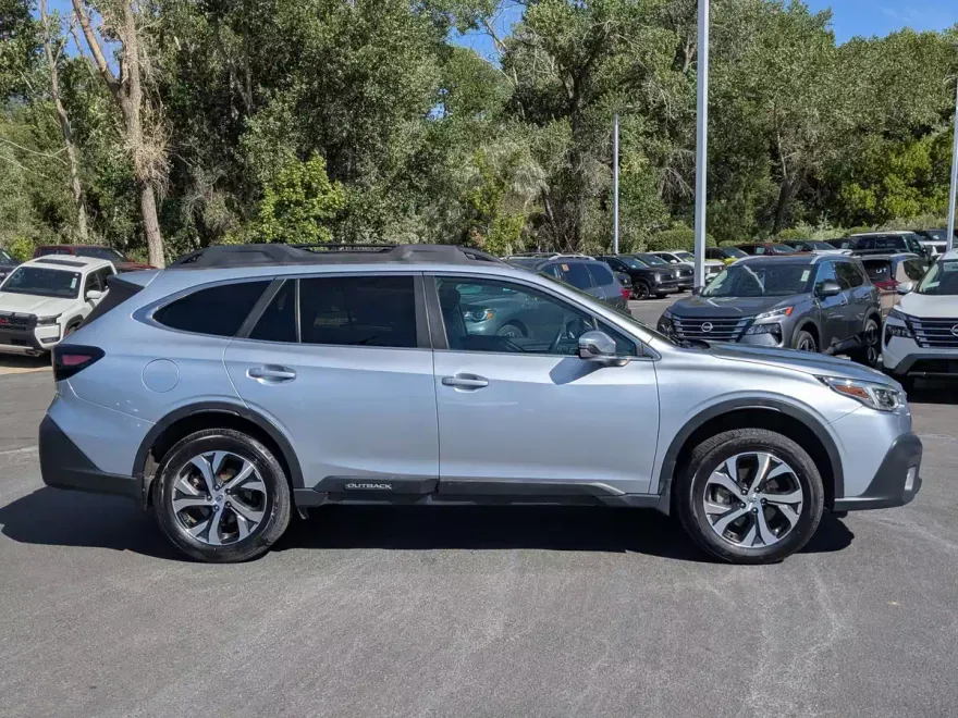 2021 Subaru Outback Limited photo 1