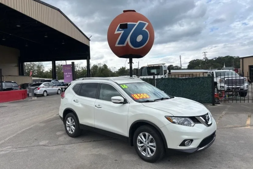 2016 Nissan Rogue AWD SV photo 1