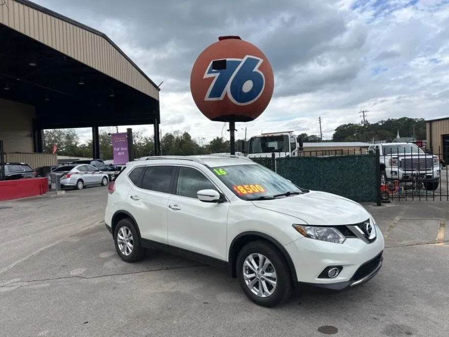 2016 Nissan Rogue AWD SV photo 1
