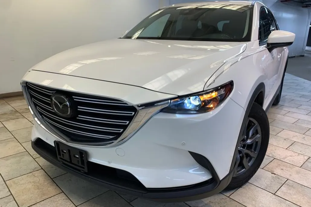 2022 Mazda CX-9 Touring photo 1