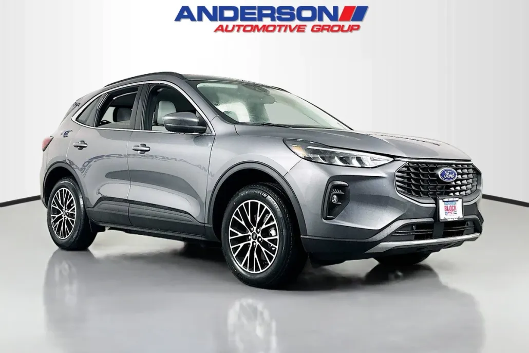 2025 Ford Escape Titanium photo 1