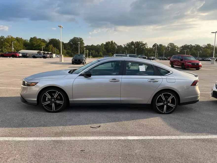 2024 Honda Accord Hybrid Sport photo 1