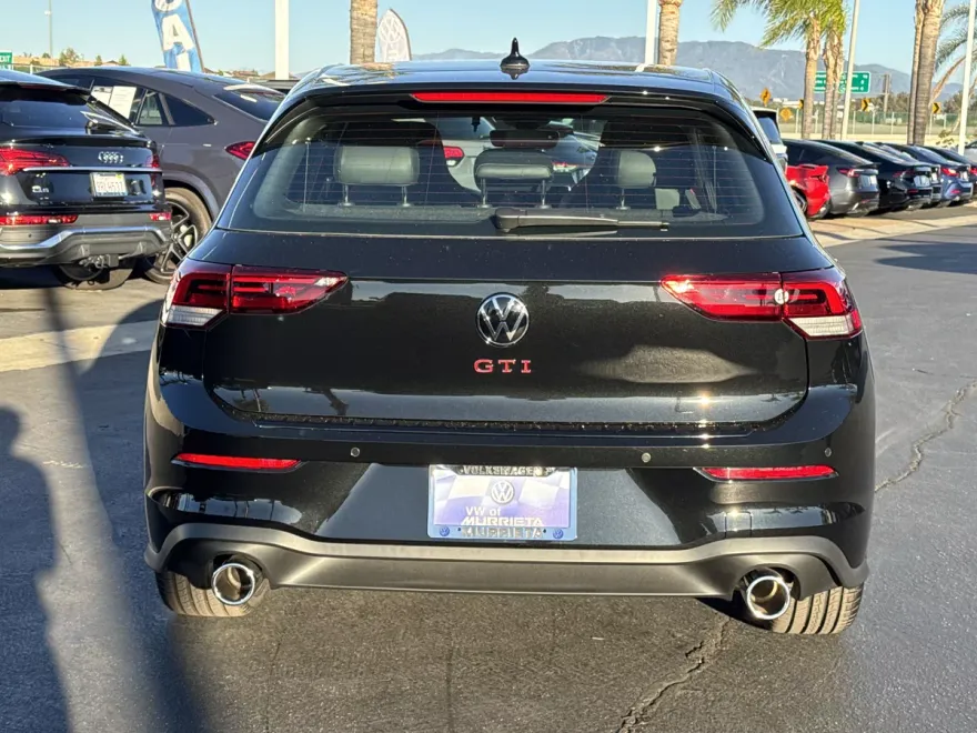 2025 Volkswagen Golf GTI SE photo 1