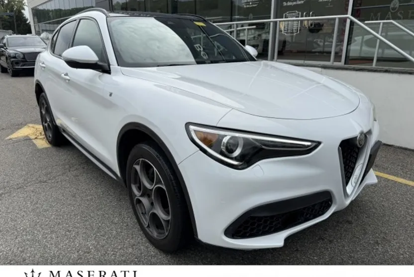2022 Alfa Romeo Stelvio Ti photo 1