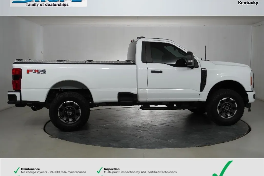 2023 Ford F-350 XL photo 1