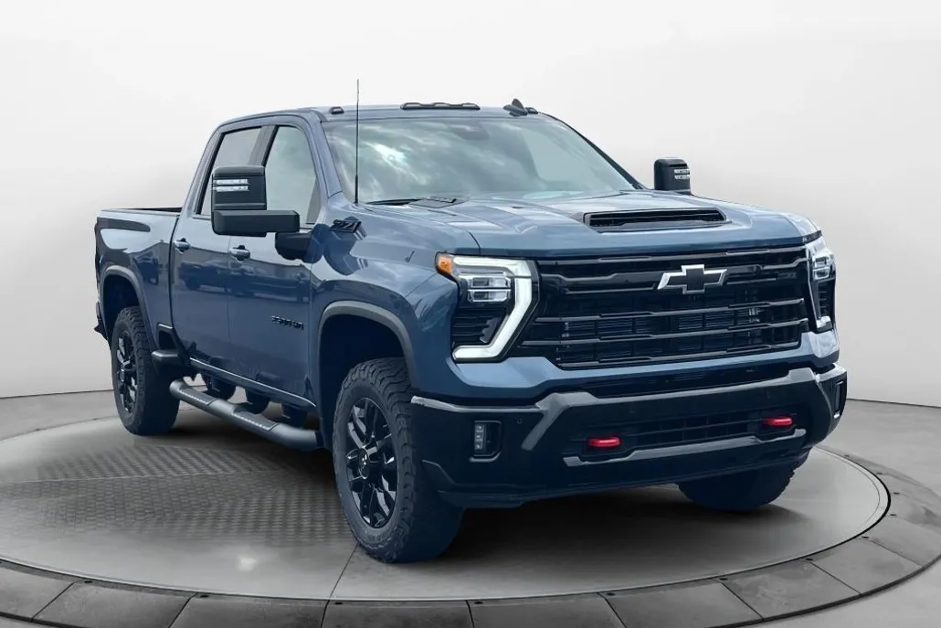 2025 Chevrolet Silverado 2500HD LT photo 1