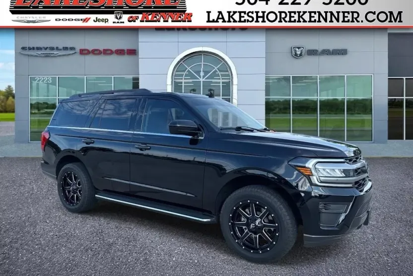 2022 Ford Expedition XLT photo 1