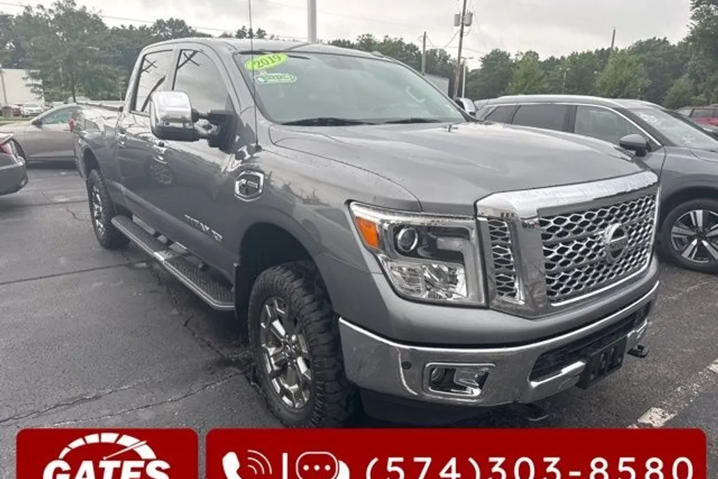 2019 Nissan Titan SL photo 1
